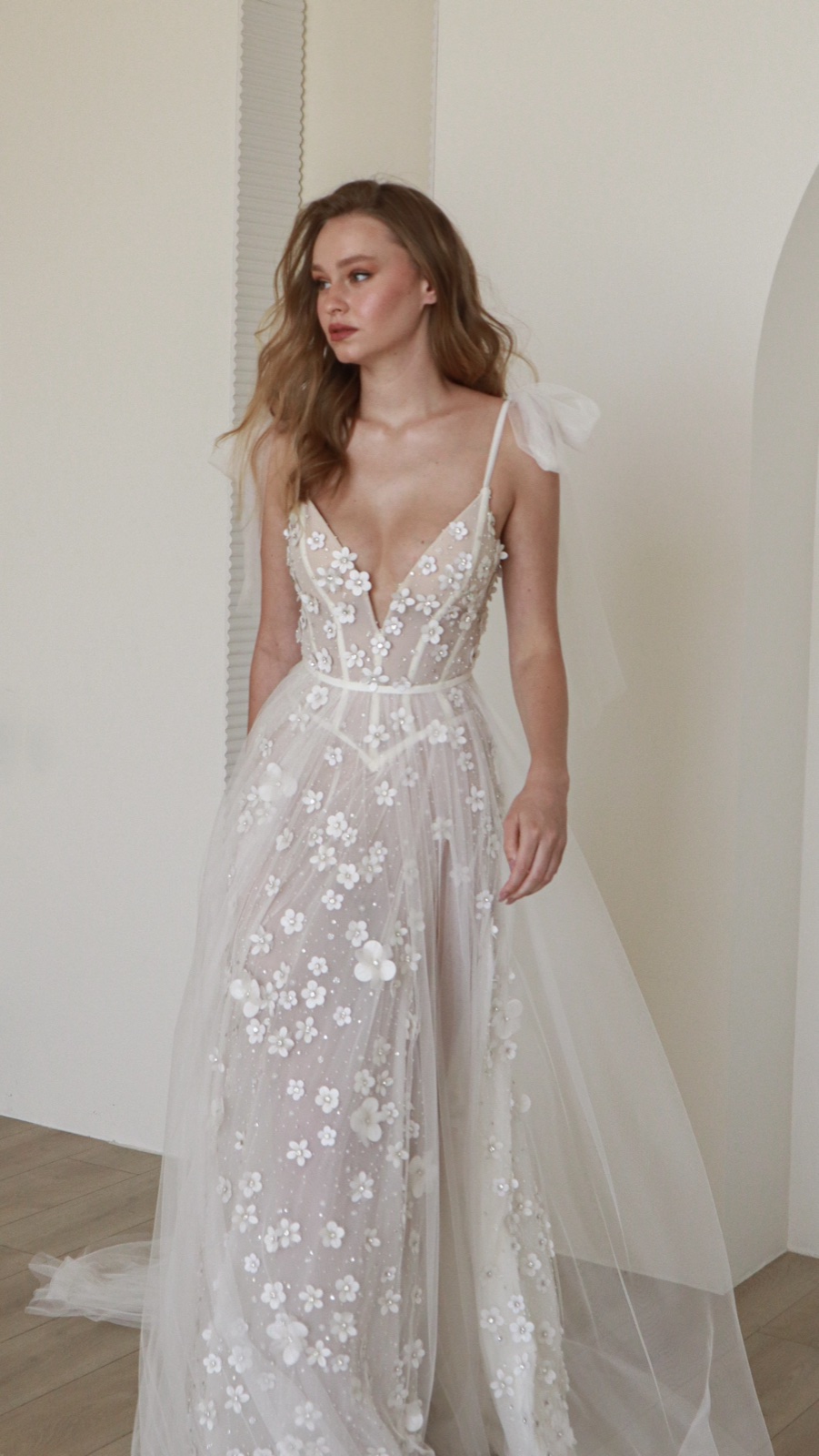 Kiss of Venus — look 15